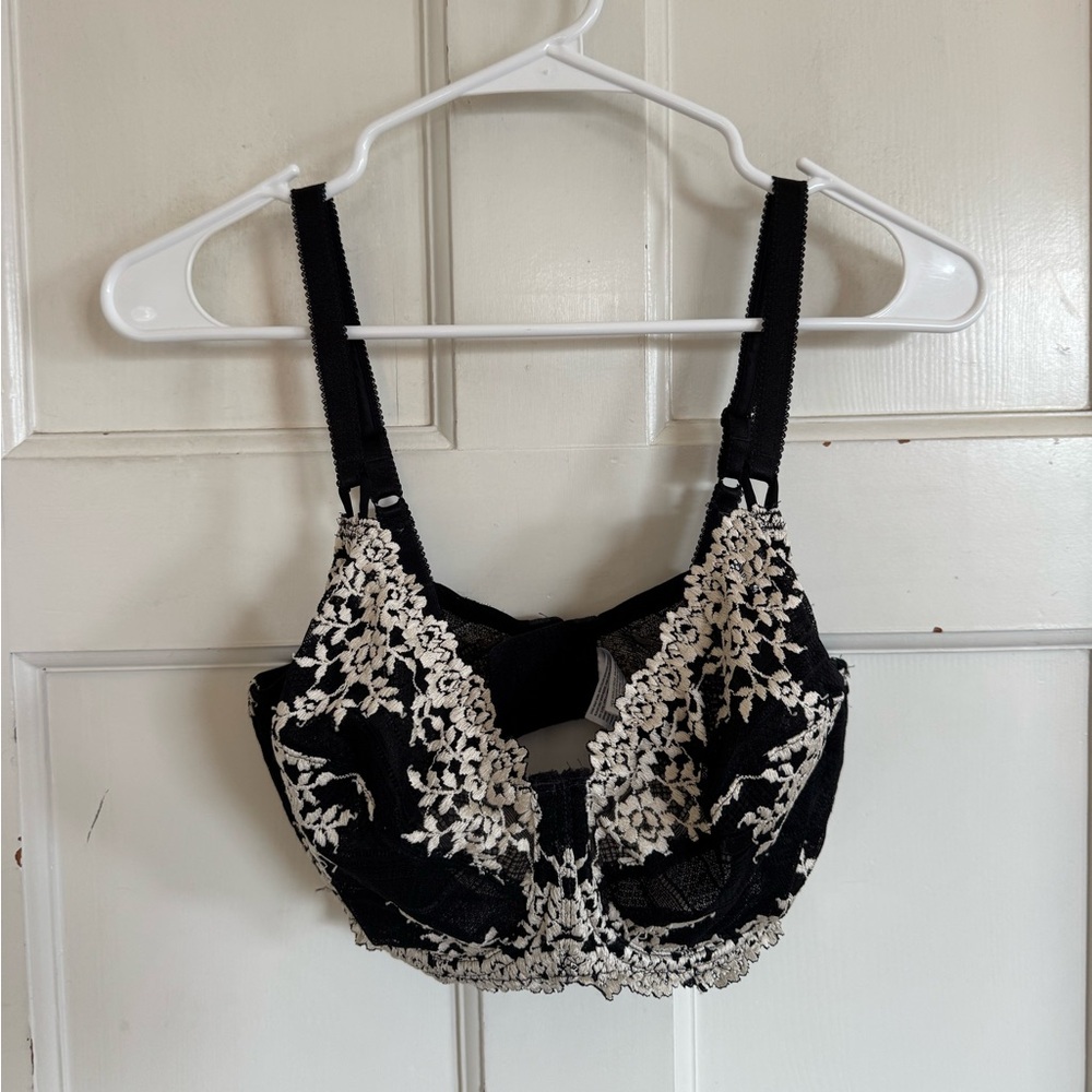 Wacoal Embrace Lace underwire bra size 38DDD‎